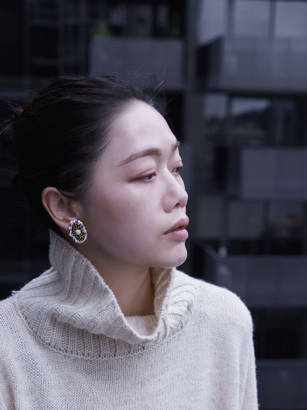 橢圓銀白蒲公英耳環_上2