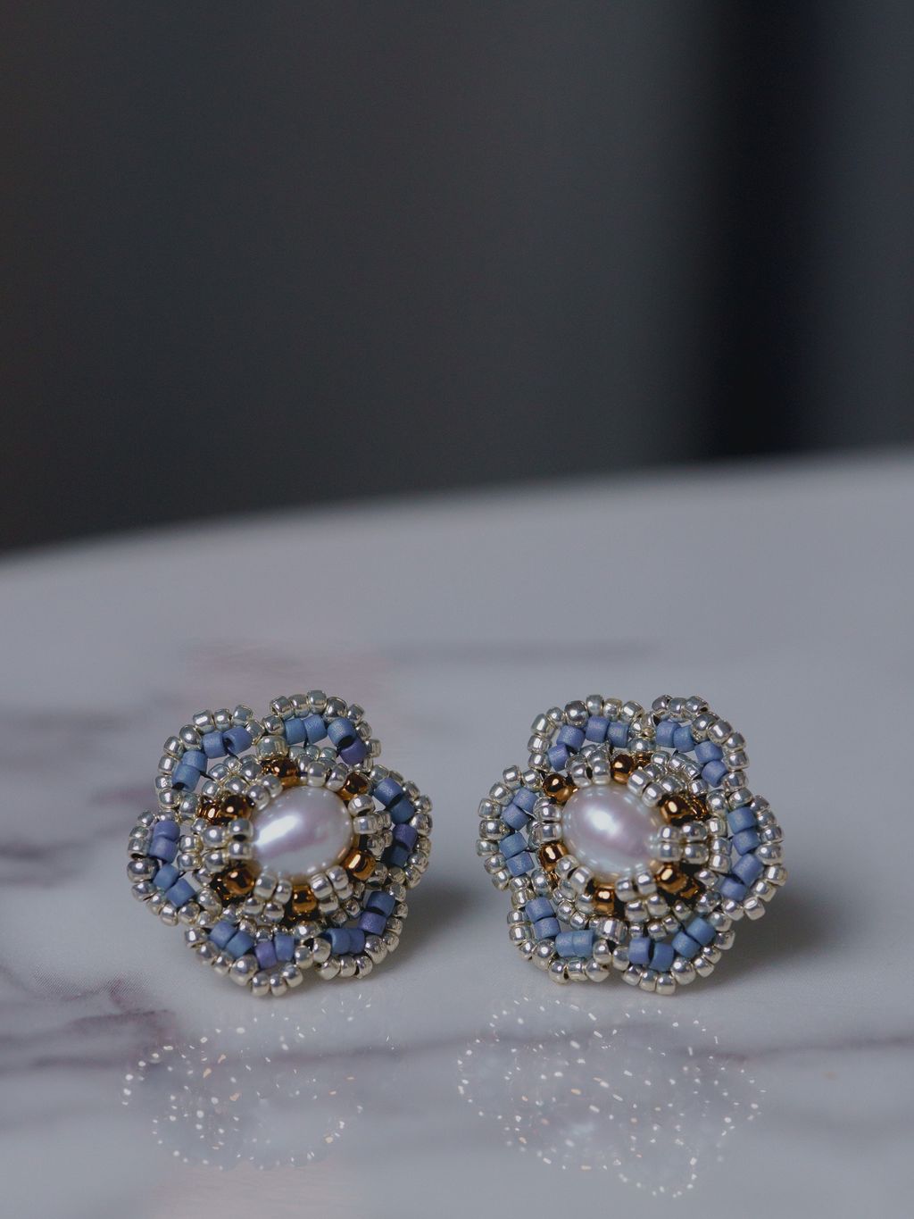 新品-淺藍小花_白背