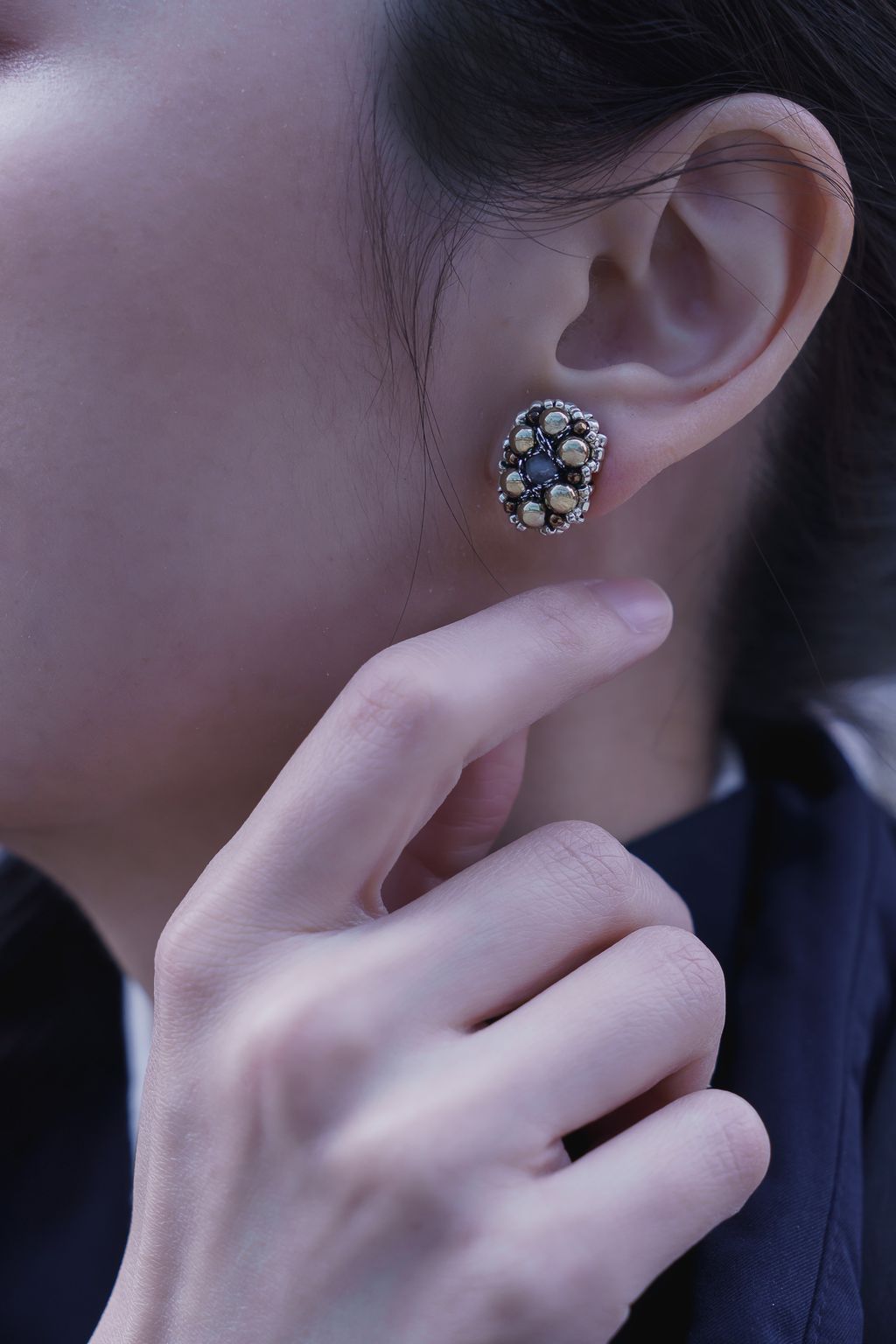 0_金邊小摩洛哥耳環_上耳