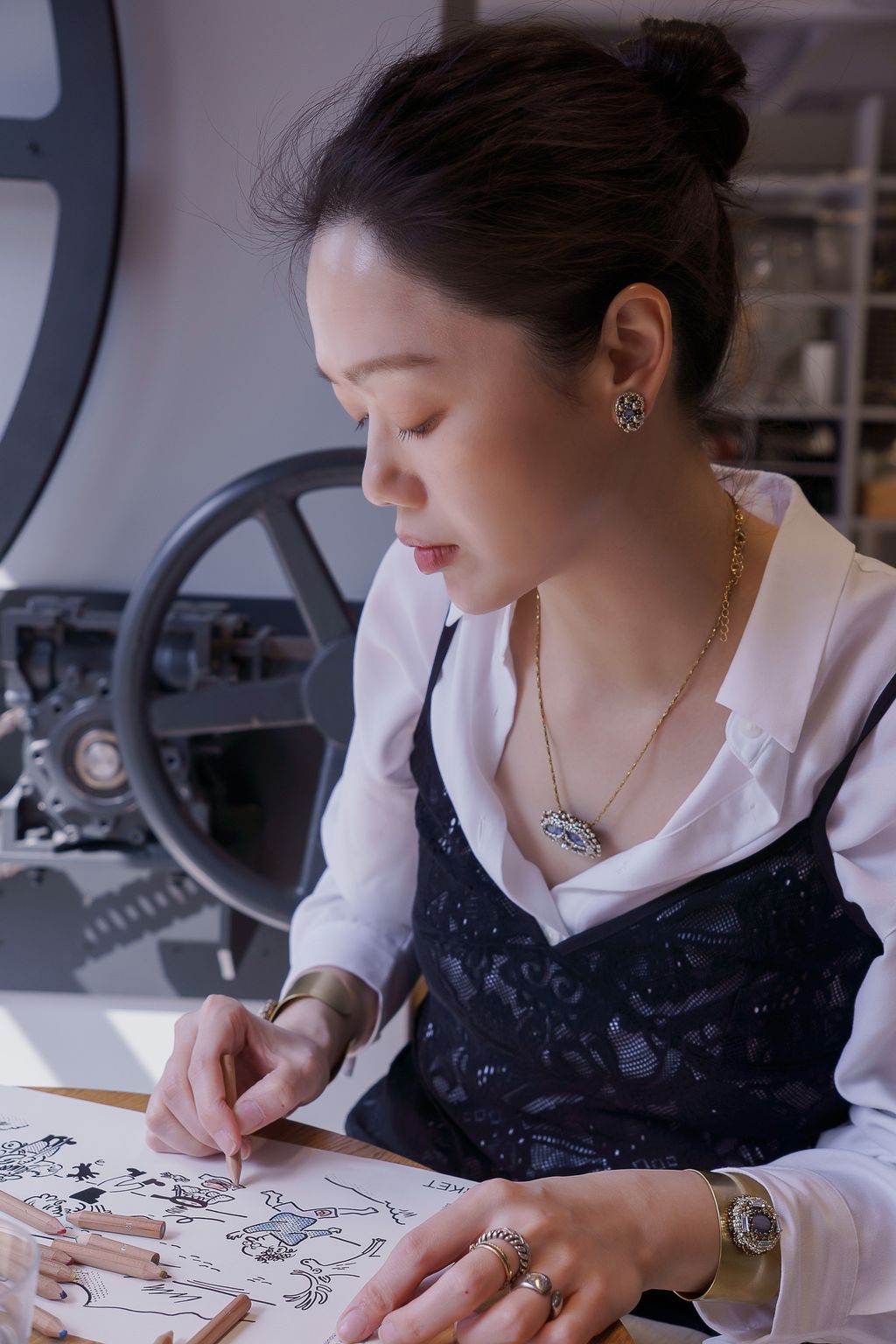 0_金邊小摩洛哥耳環_上耳2