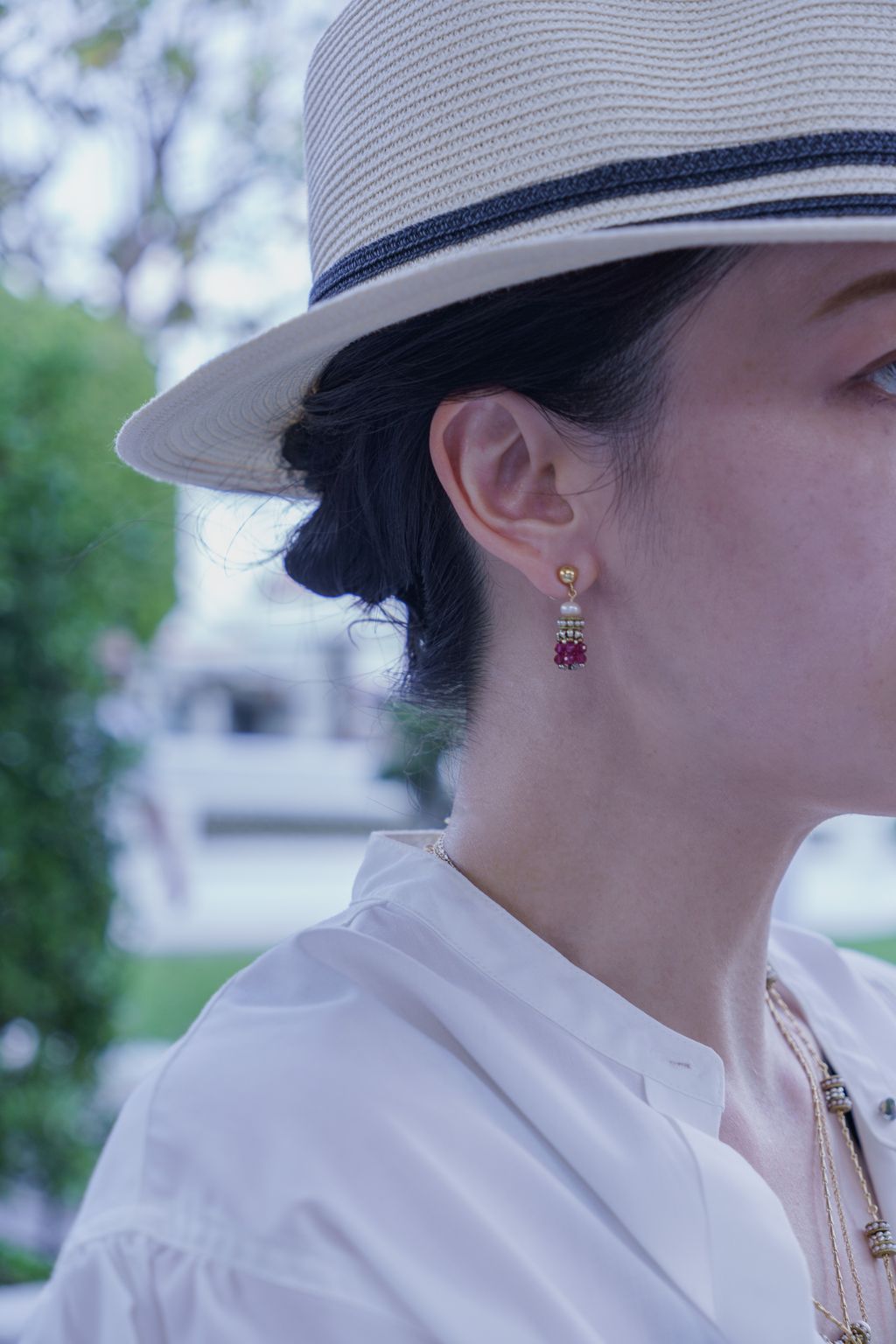 _momo_上身_莎草紙小流蘇耳環_紅3