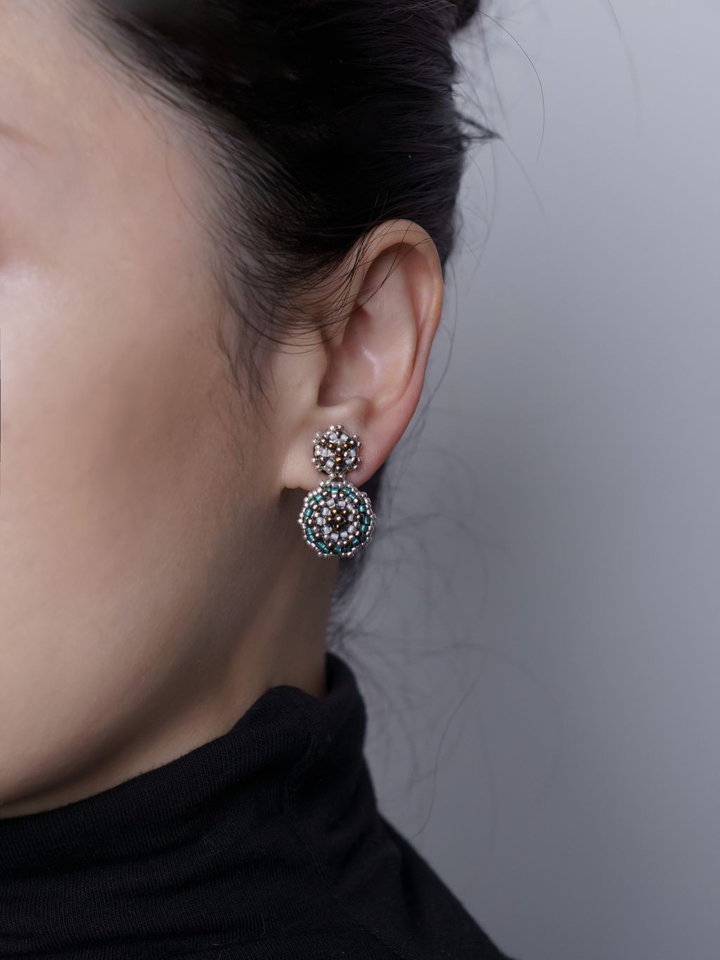 1白頭_綠色羅斯雪人耳環_棚