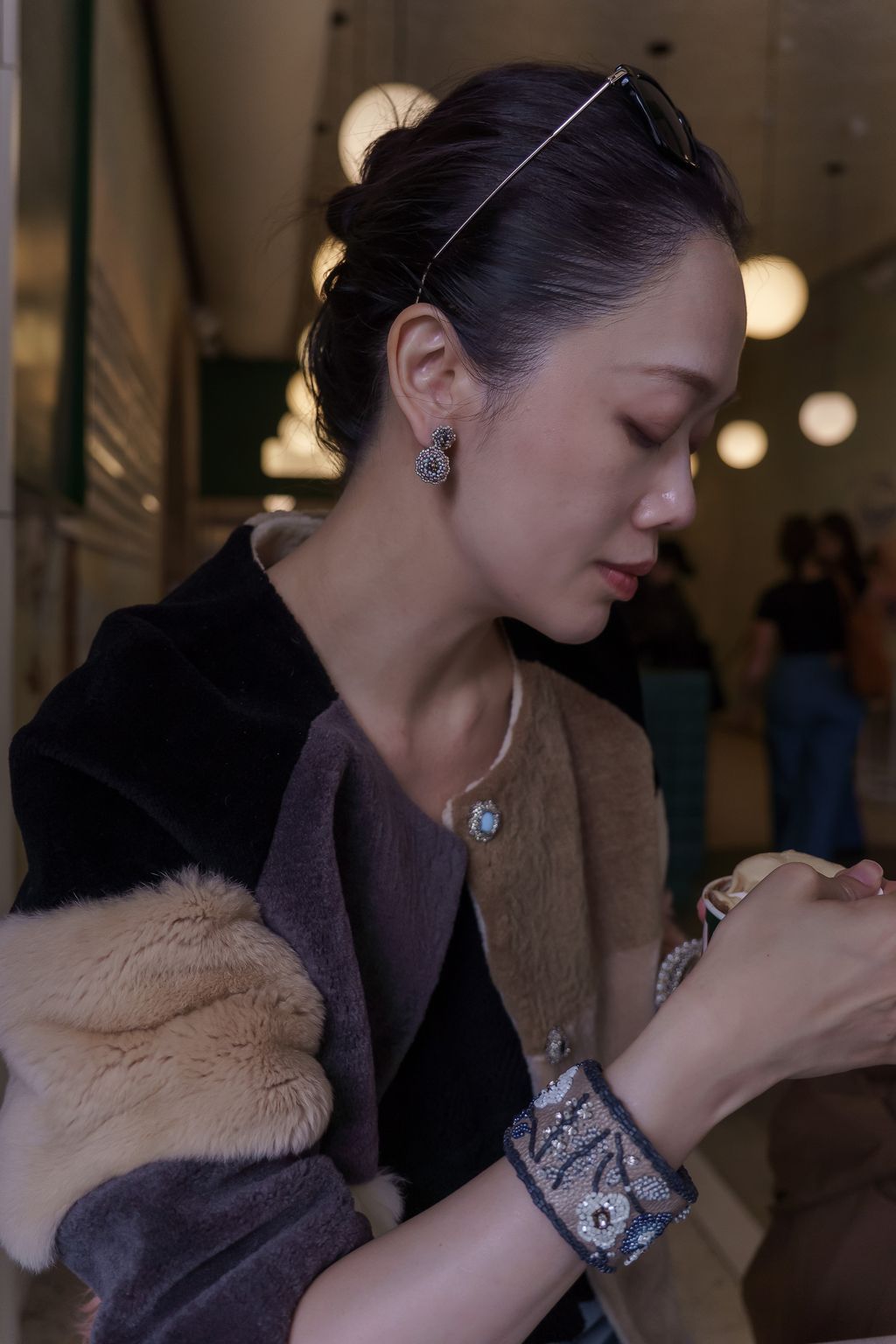 黑頭_粉色羅斯雪人耳環_上4