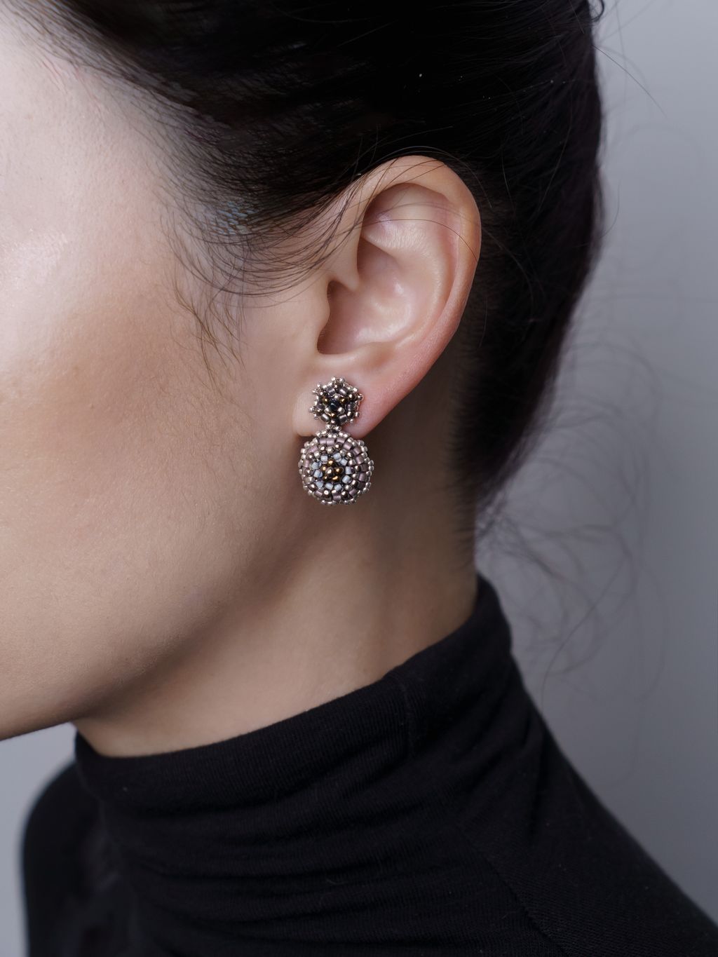 1黑頭_粉色羅斯雪人耳環_棚1