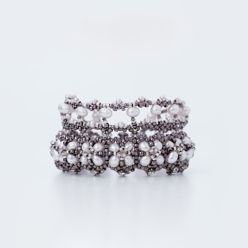 珍珠浮雕花園手環