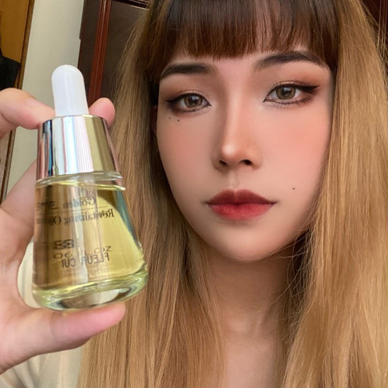 金色配黑色,讓人視覺很享受-FLEUR CUI繁花萃 金萃賦活油