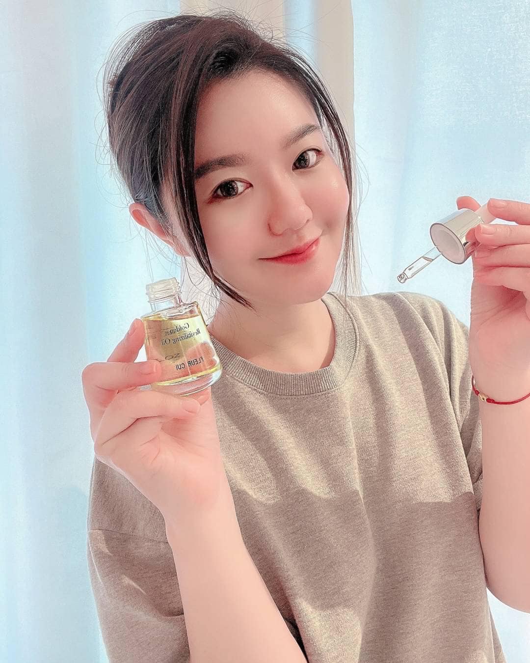 早上起床素顏也有光澤好氣色!舒適柔嫩,即使上妝後也不會有油悶厚重感!