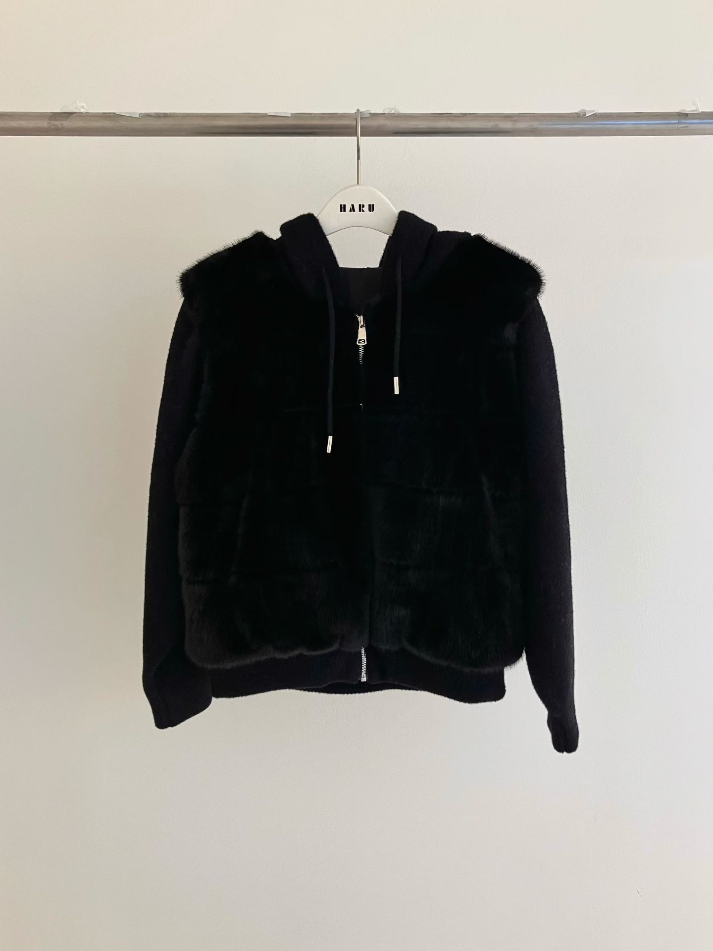 2fab89b2fe777e7433f02403a3498351