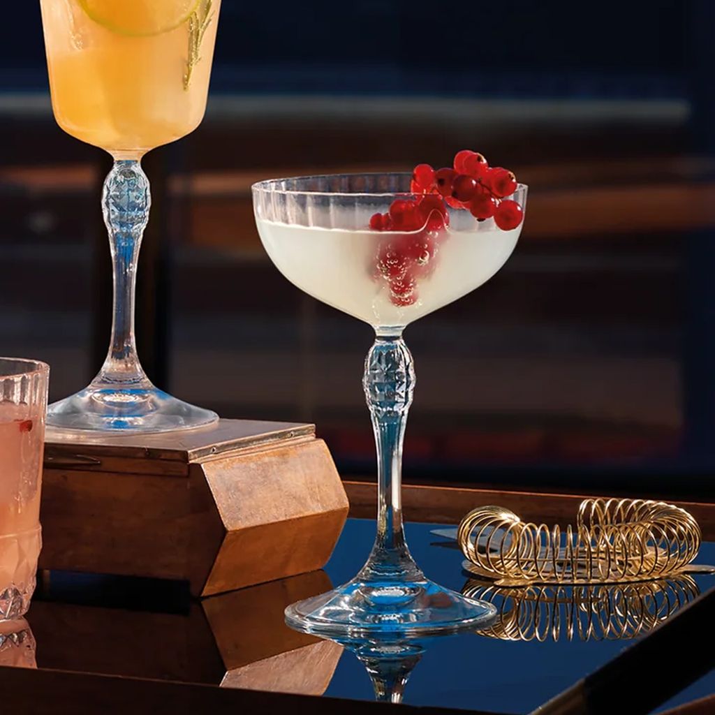 美式復古雕紋寬口高腳杯_2