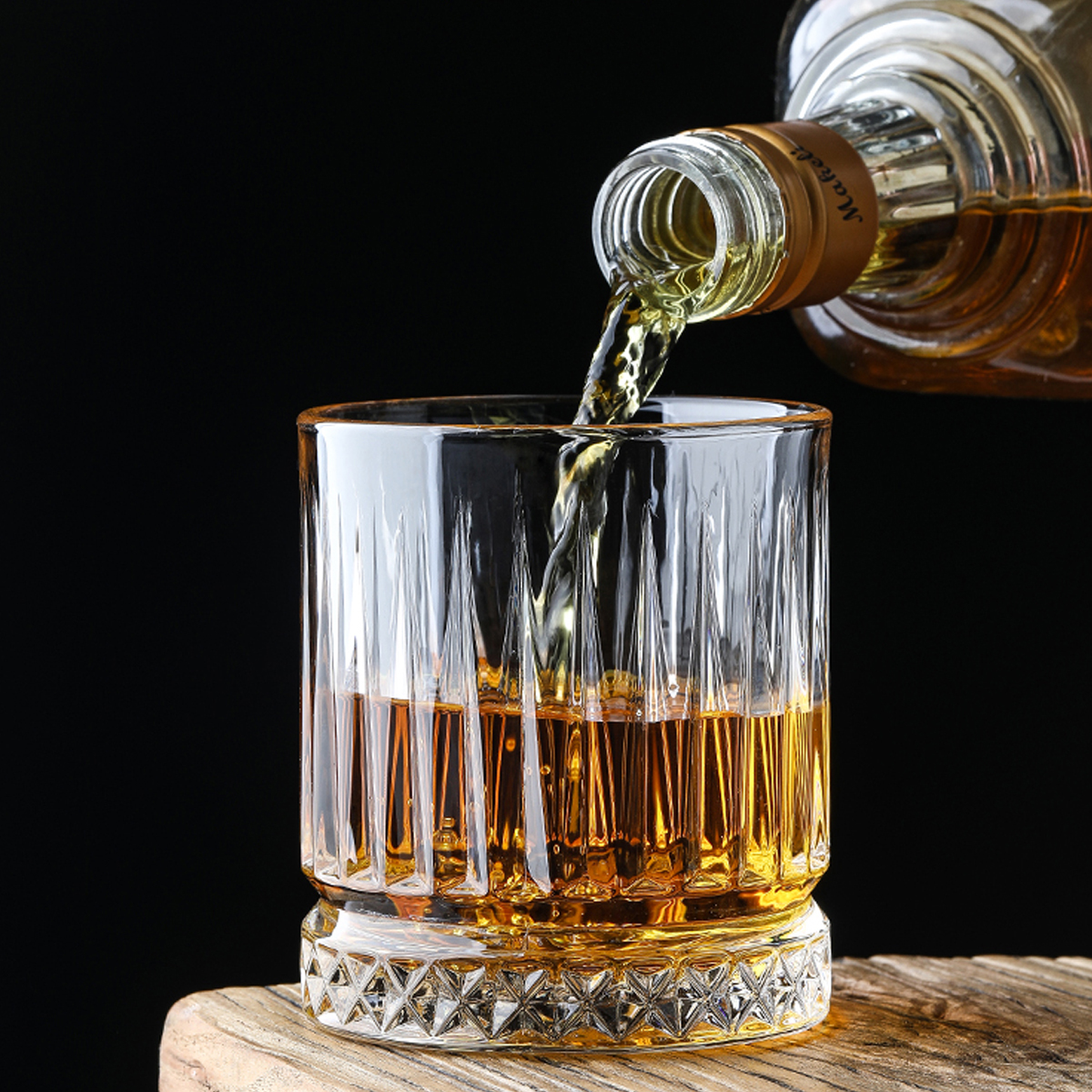 雕底直紋威士忌杯_2