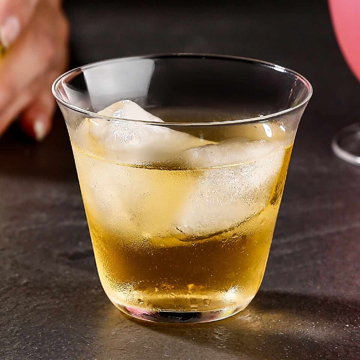 水晶超薄喇叭口威杯_2