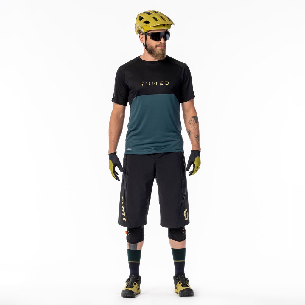 2023_Bikewear_Studio_Men_Tuned_039