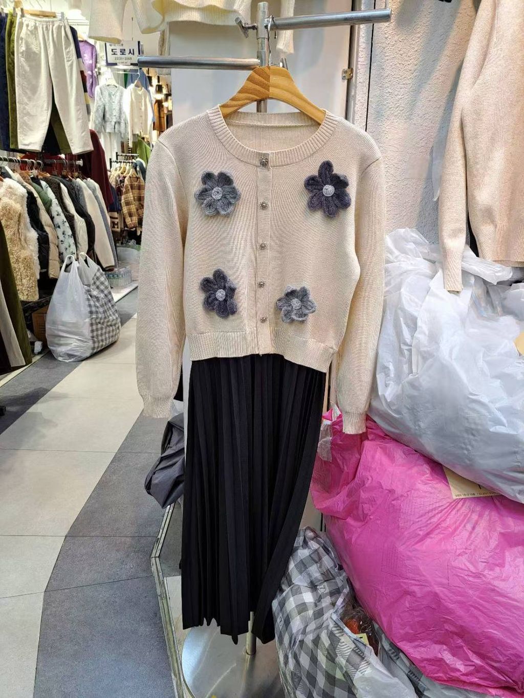 e68576ce56134f06bbd1b1913ae54892