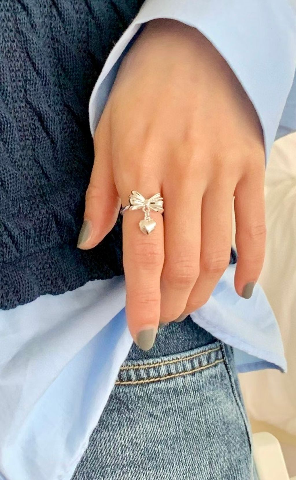 ad28075e130848b4d20f5a810efab51a