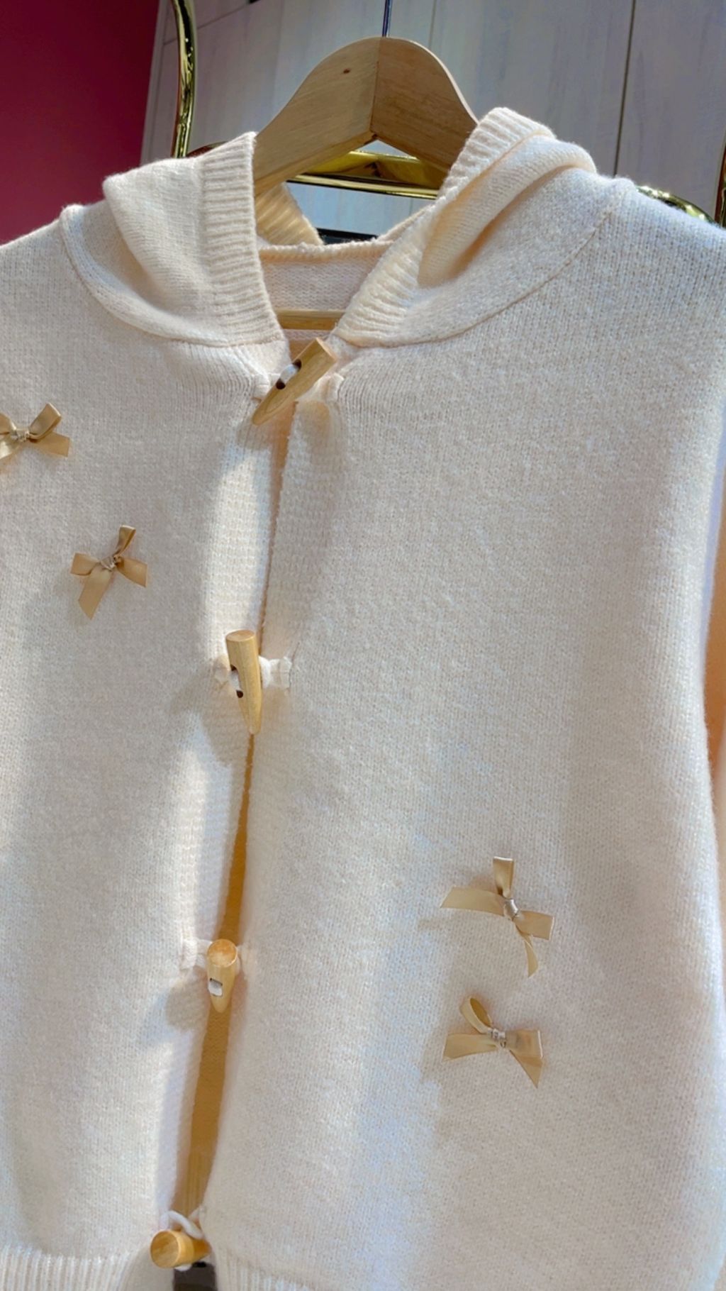 DBB4E7E8-D256-40D1-A973-9ED696E83490