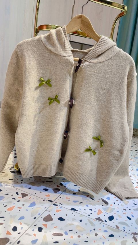 DB6EBA18-F993-4A2F-B04A-814C810361B6