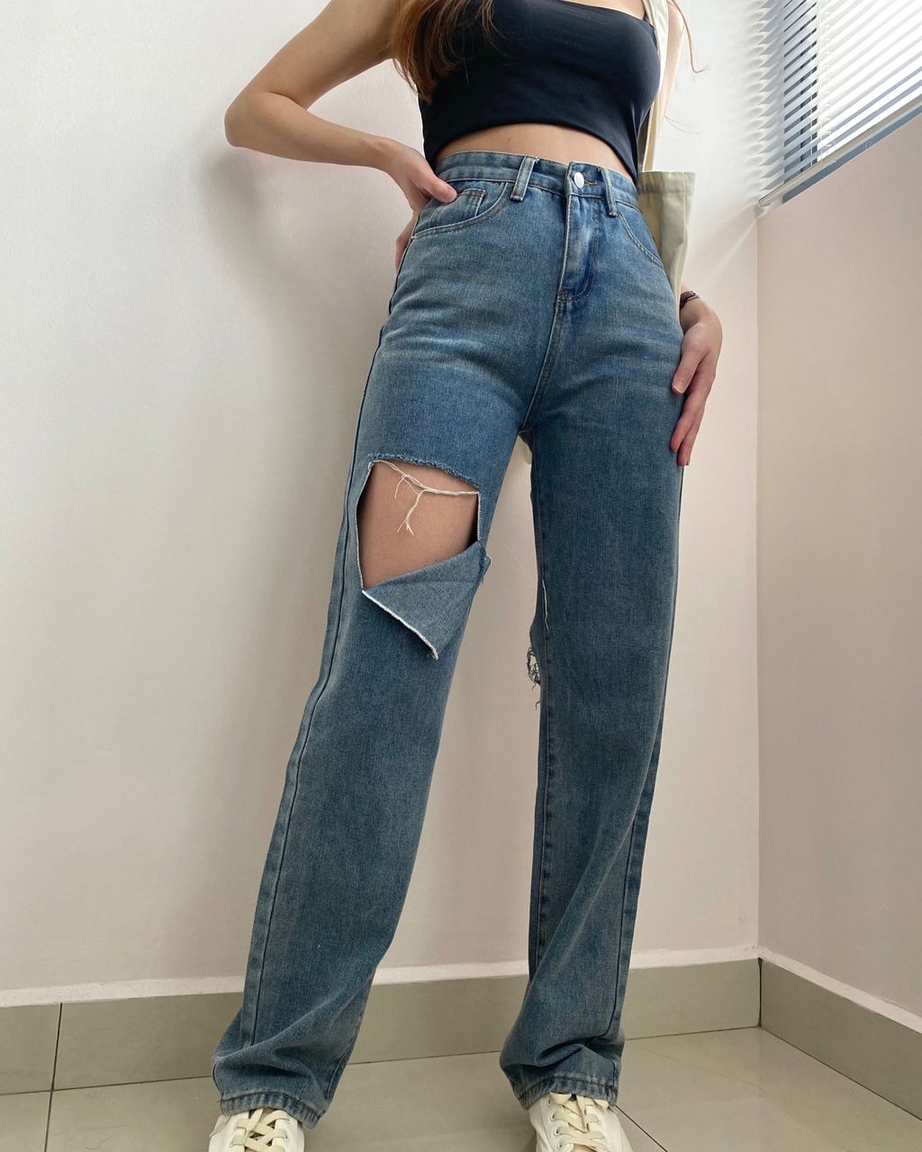 Ella Ripped Jeans.03