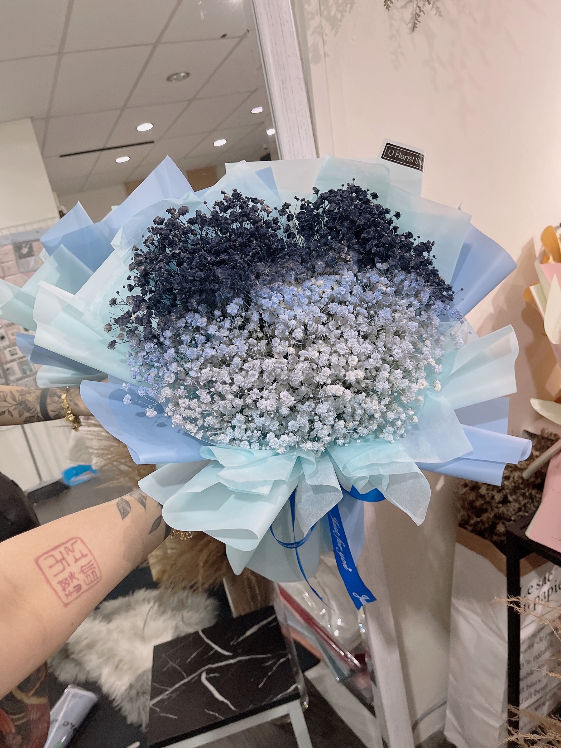Love M Size Baby Breath 45x40cm Q Florist Studio