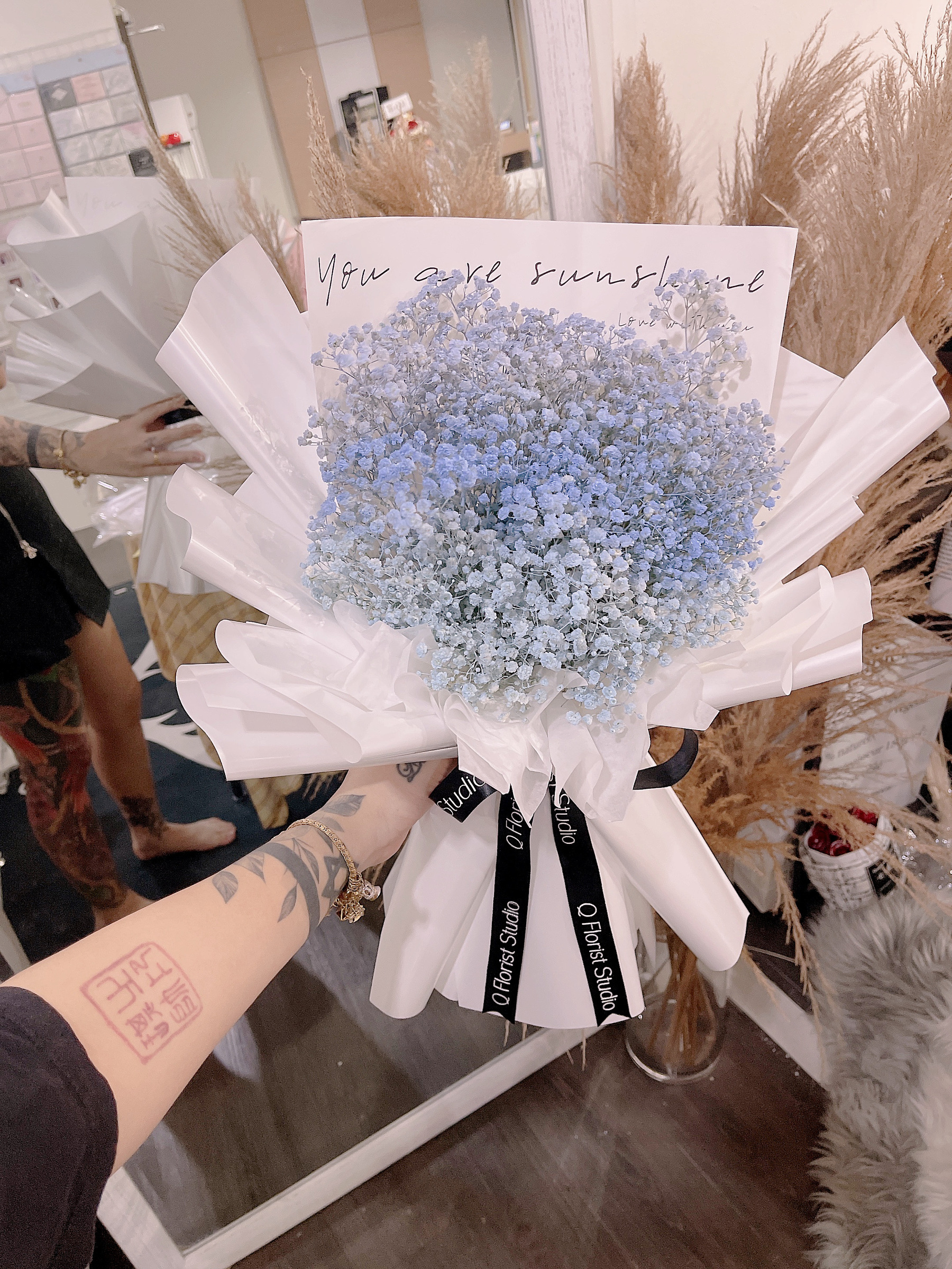 M Size Baby Breath 45x40cm Q Florist Studio