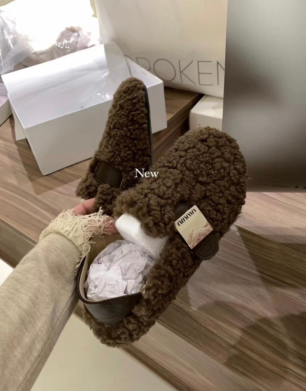 BD54AF30-6044-43EF-AFEB-CD940BA7DAA8