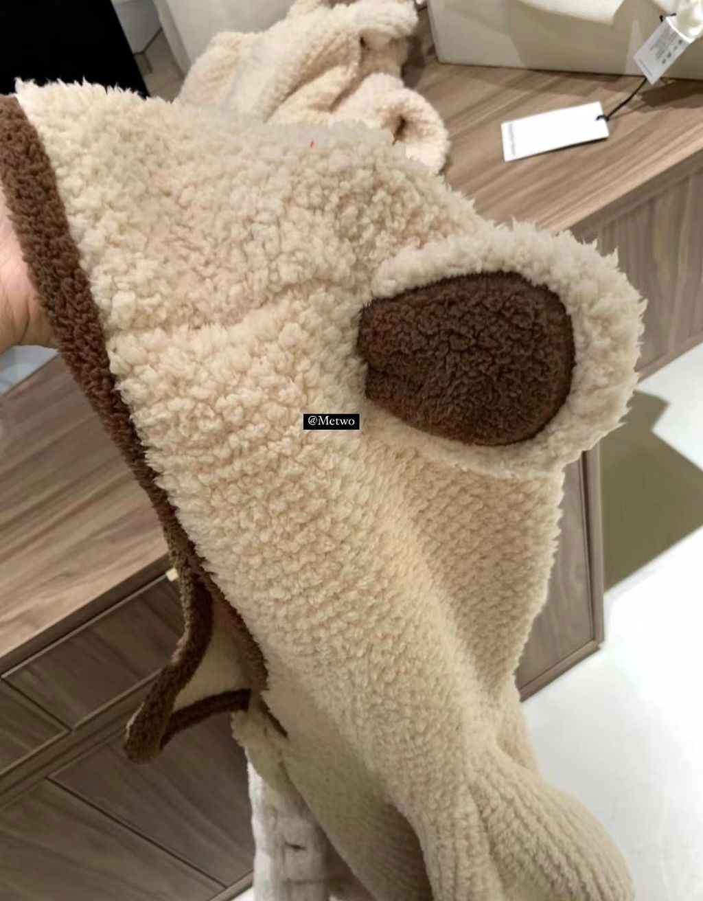 B2097C0F-1032-4EB9-9C35-E5AA1F267662