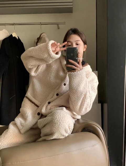 AECCCDBD-C97B-4402-A948-3E4DB529757D