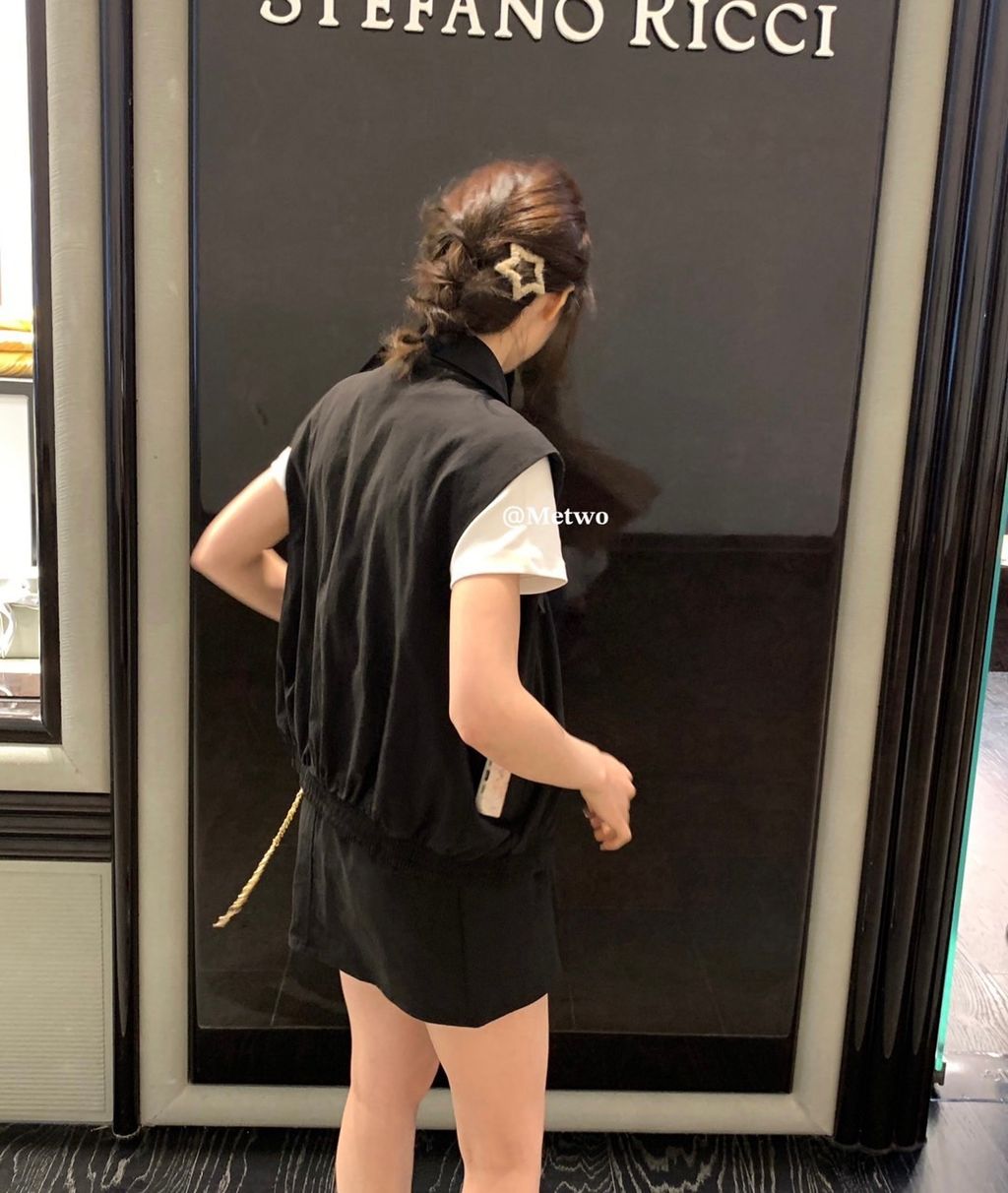 34351EC6-91C1-4B66-AD66-CEE6B42787F3