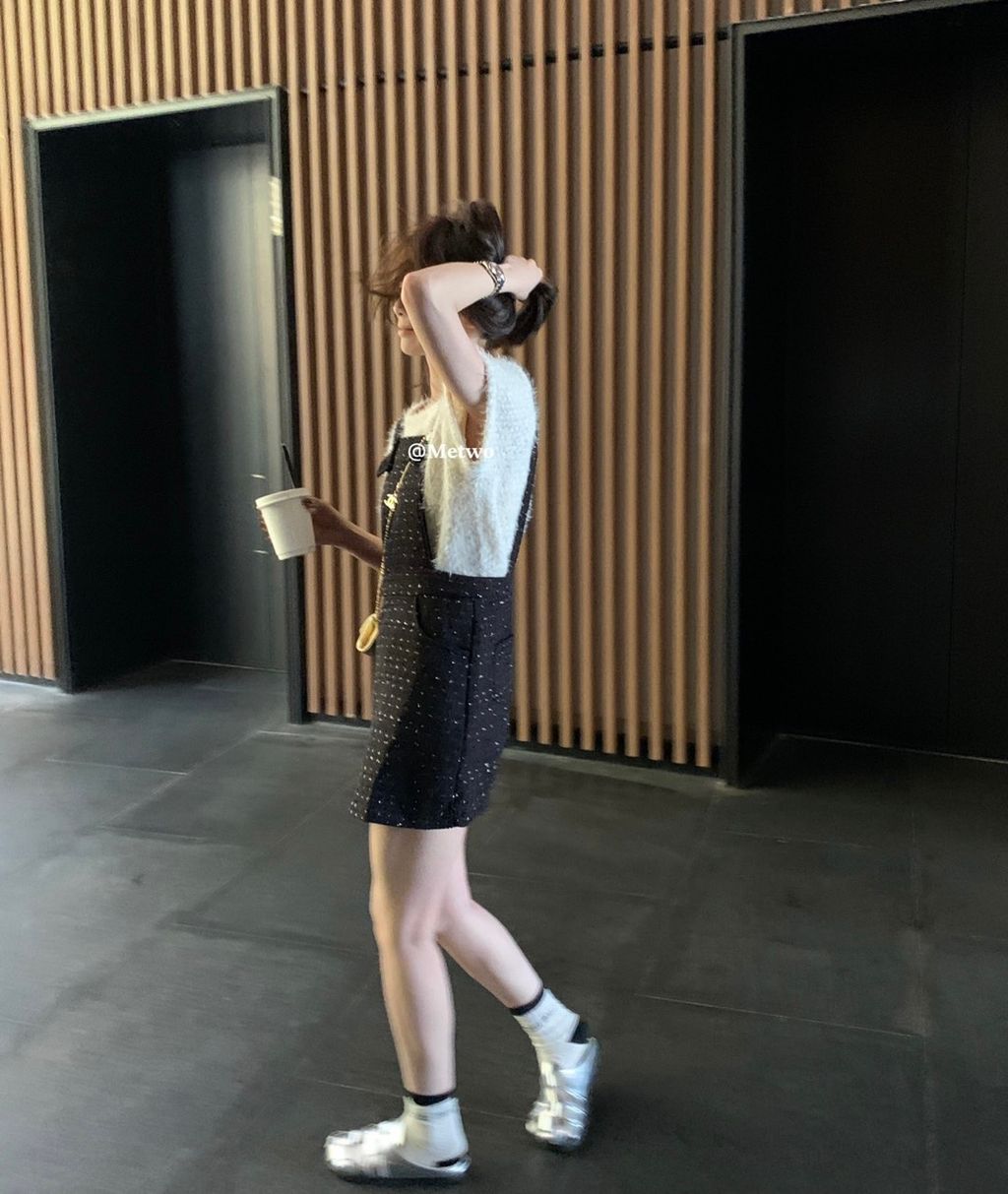 9E7D6E45-6EF4-4380-9CAA-3E1E3BDAFD7E