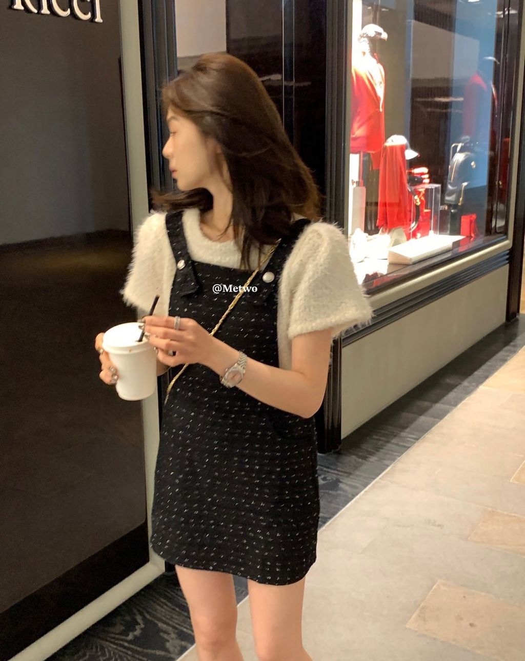 4DB75E36-58A8-43C9-9498-08C6B3DEBE40