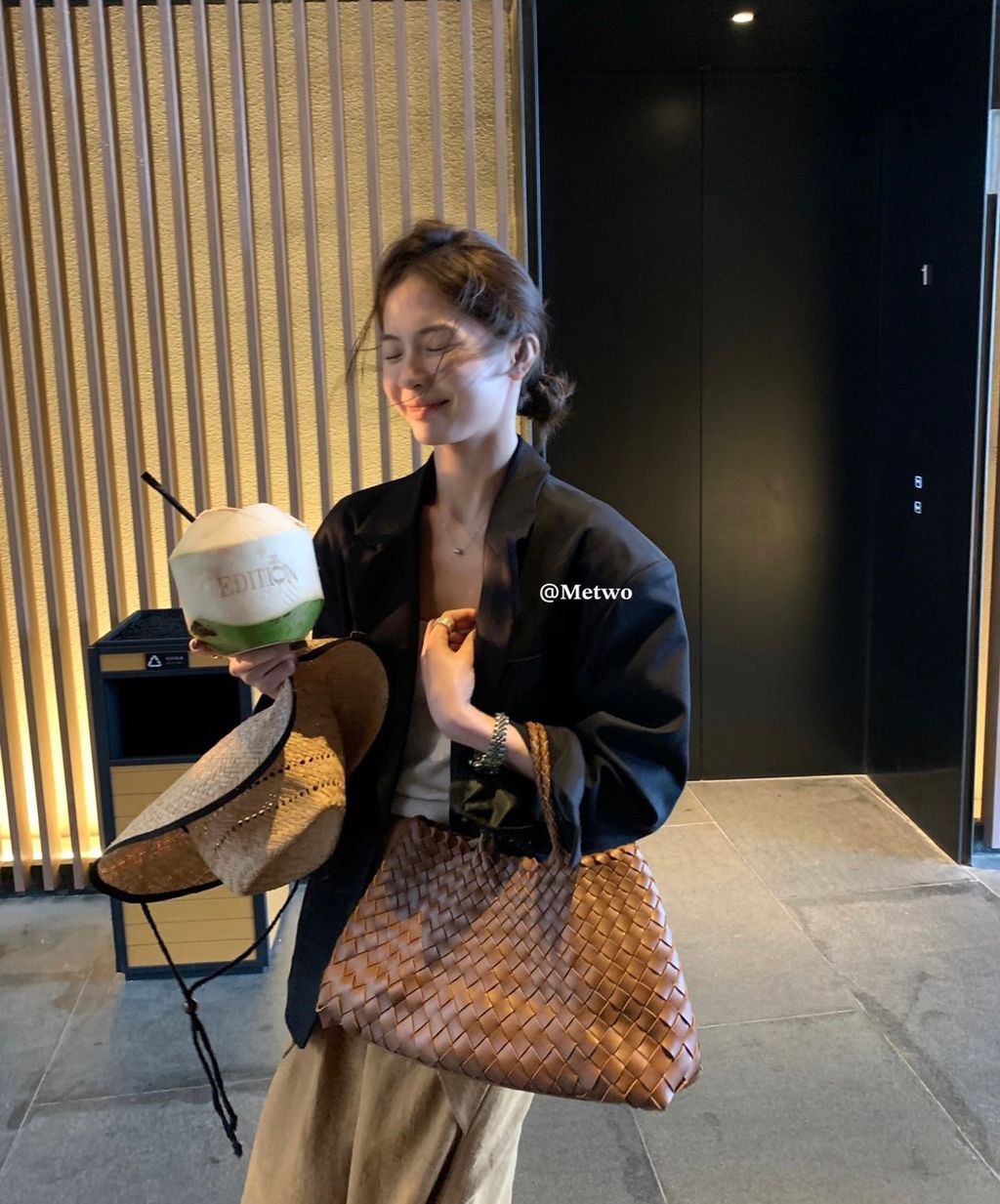 6C239DE3-230A-48A9-8A92-06535DF078A1