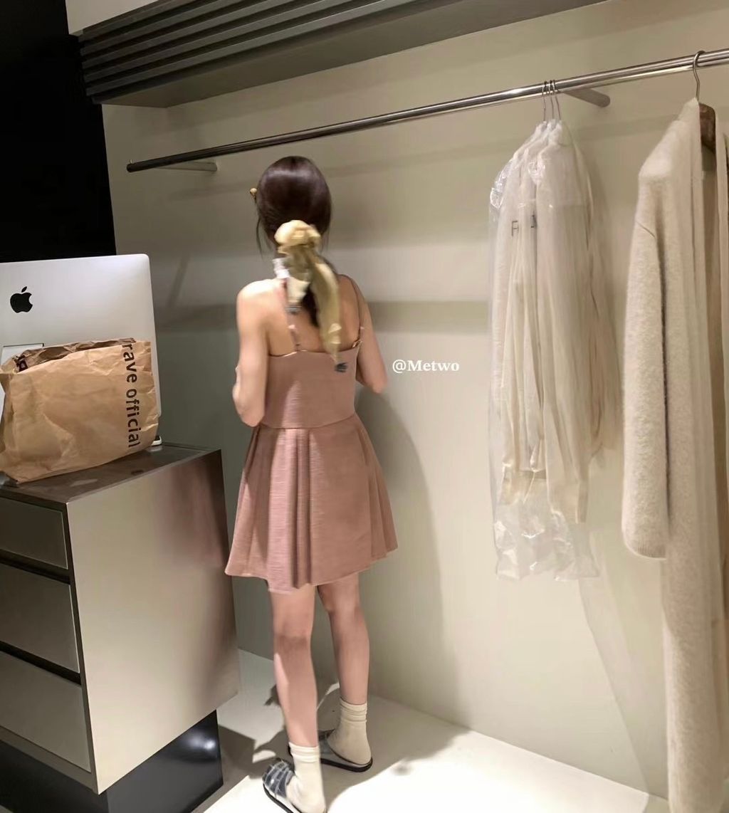 B5EFBB37-CE35-4666-A2A8-3DEE65D50C60