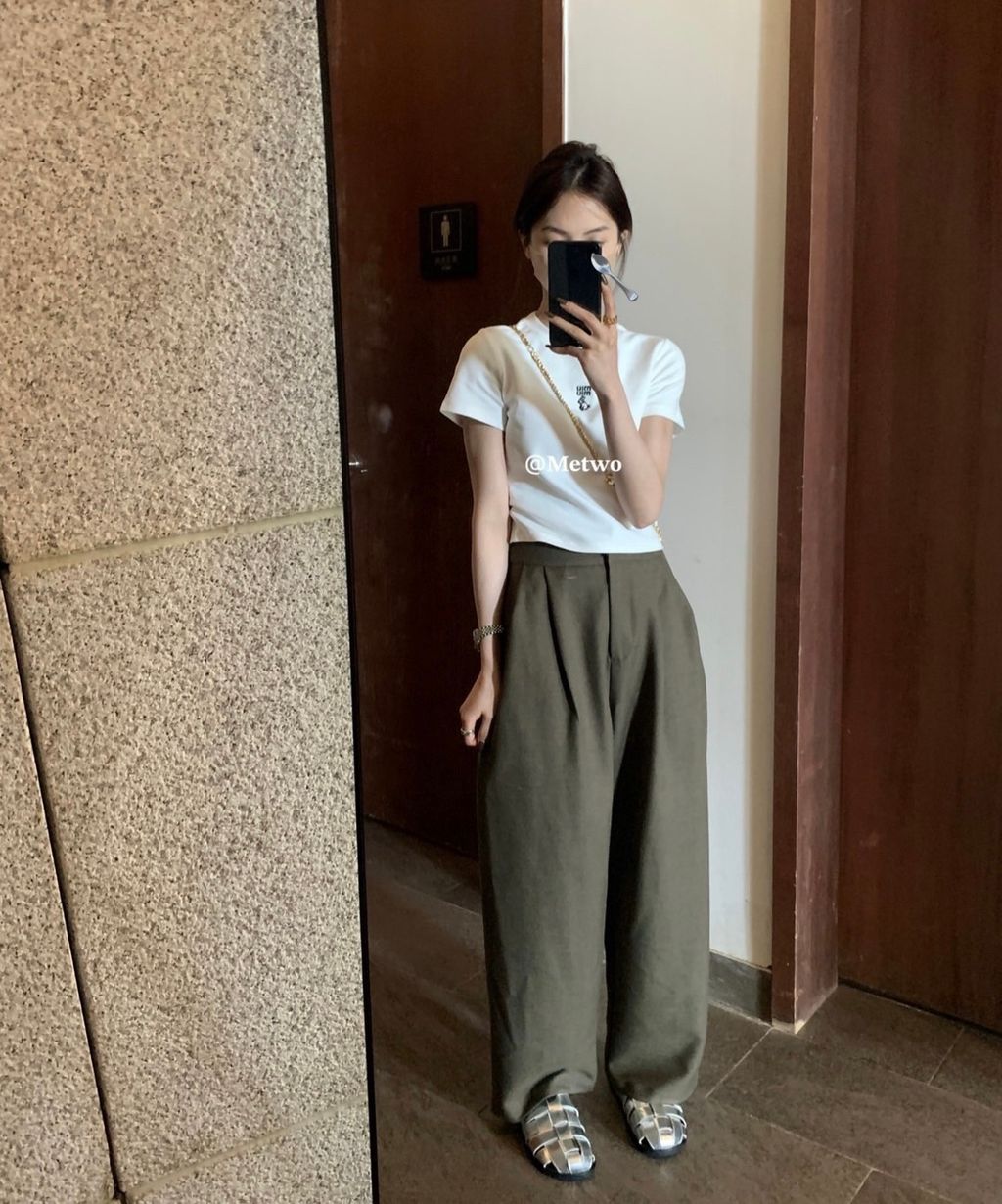 CBB9D0E1-6B49-42DD-88EA-CD53ABC5FA20