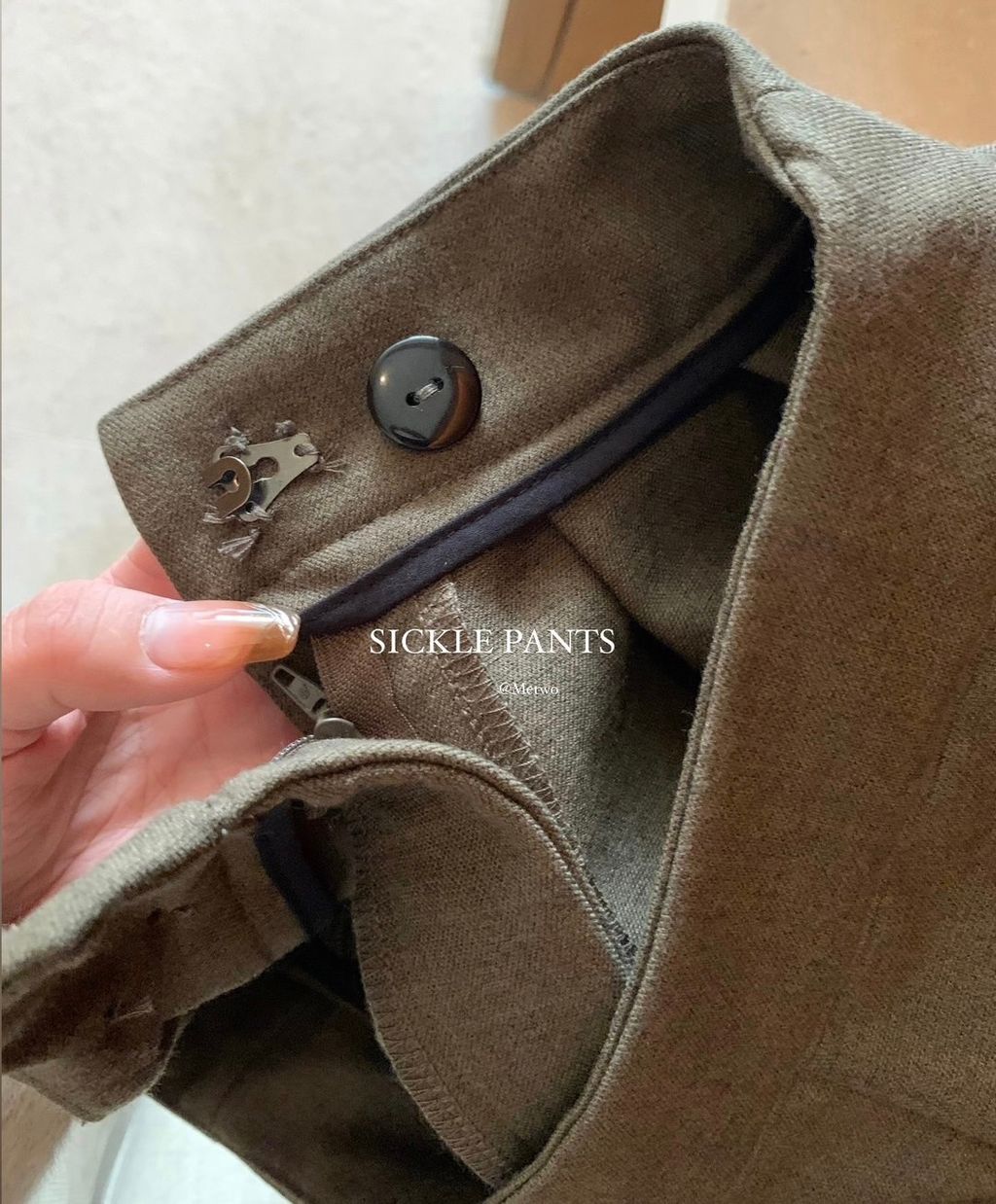 BBEAEB1B-37B5-49EF-8C49-F1E3A2E7EF07