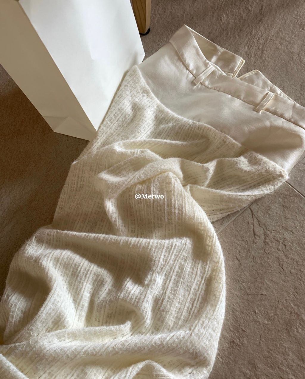 327E5A39-669B-435D-901C-2F3E7F17803E