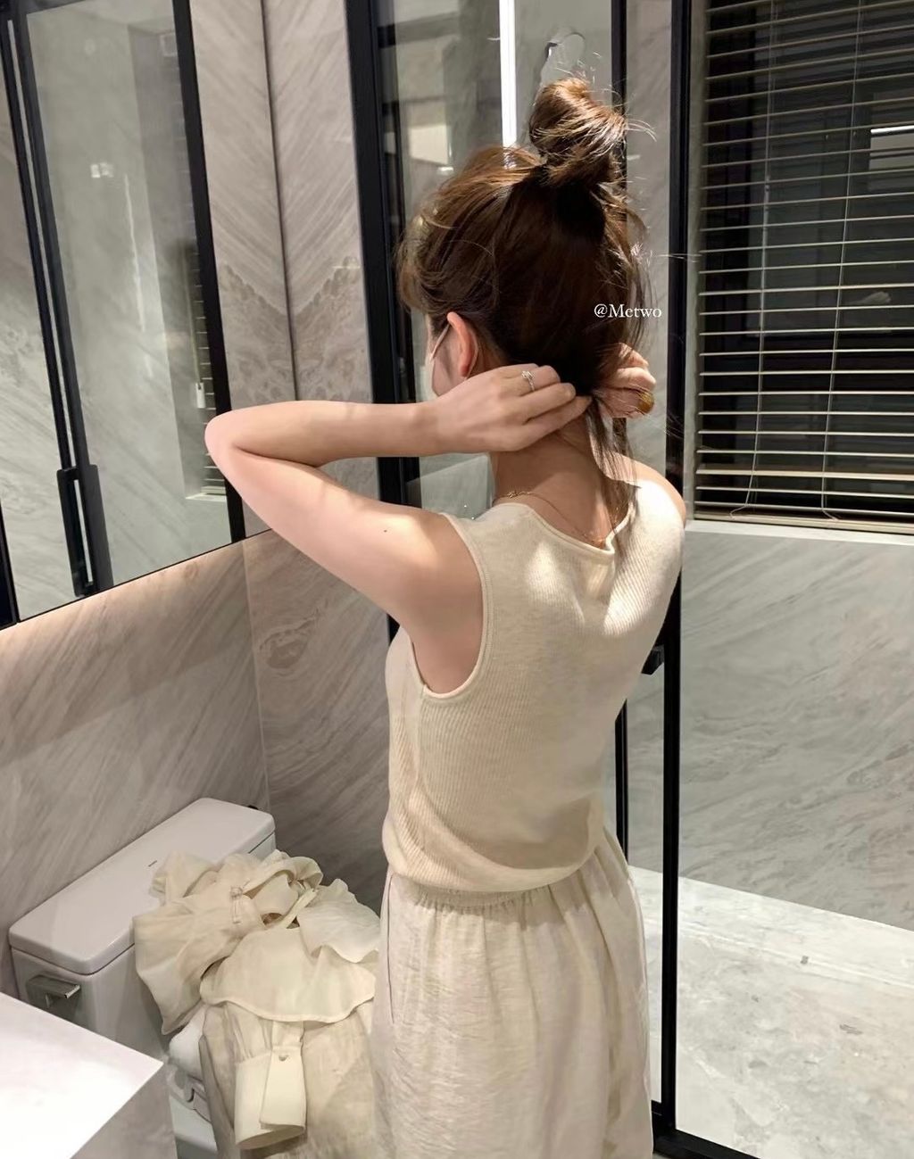 F8F09E64-7FF5-43D3-824C-7BEA1087428E