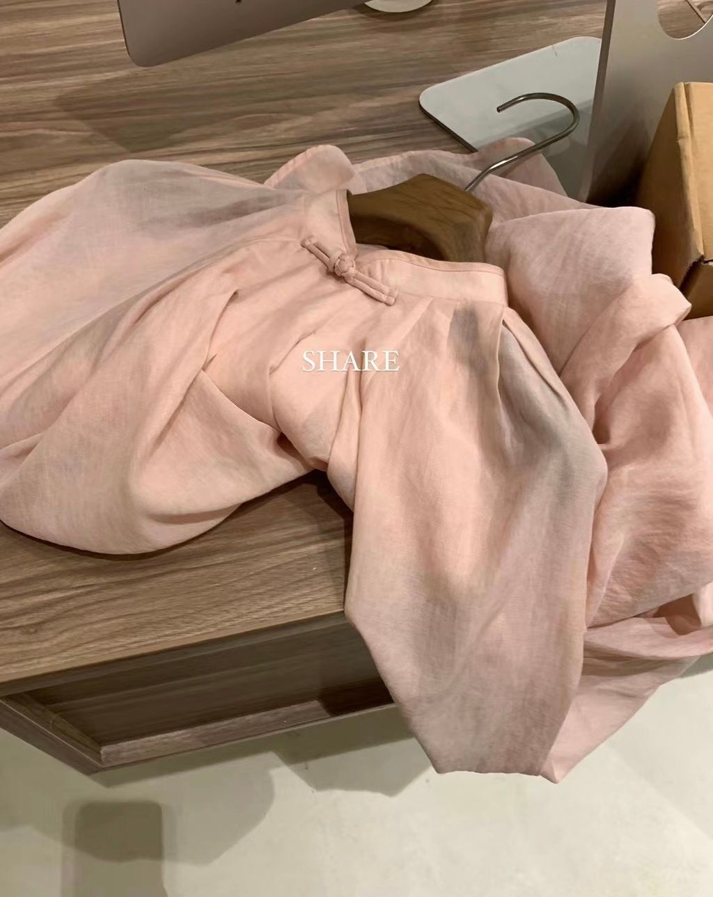 AEB39A9F-43BF-4937-8E24-BD150D8F5E27