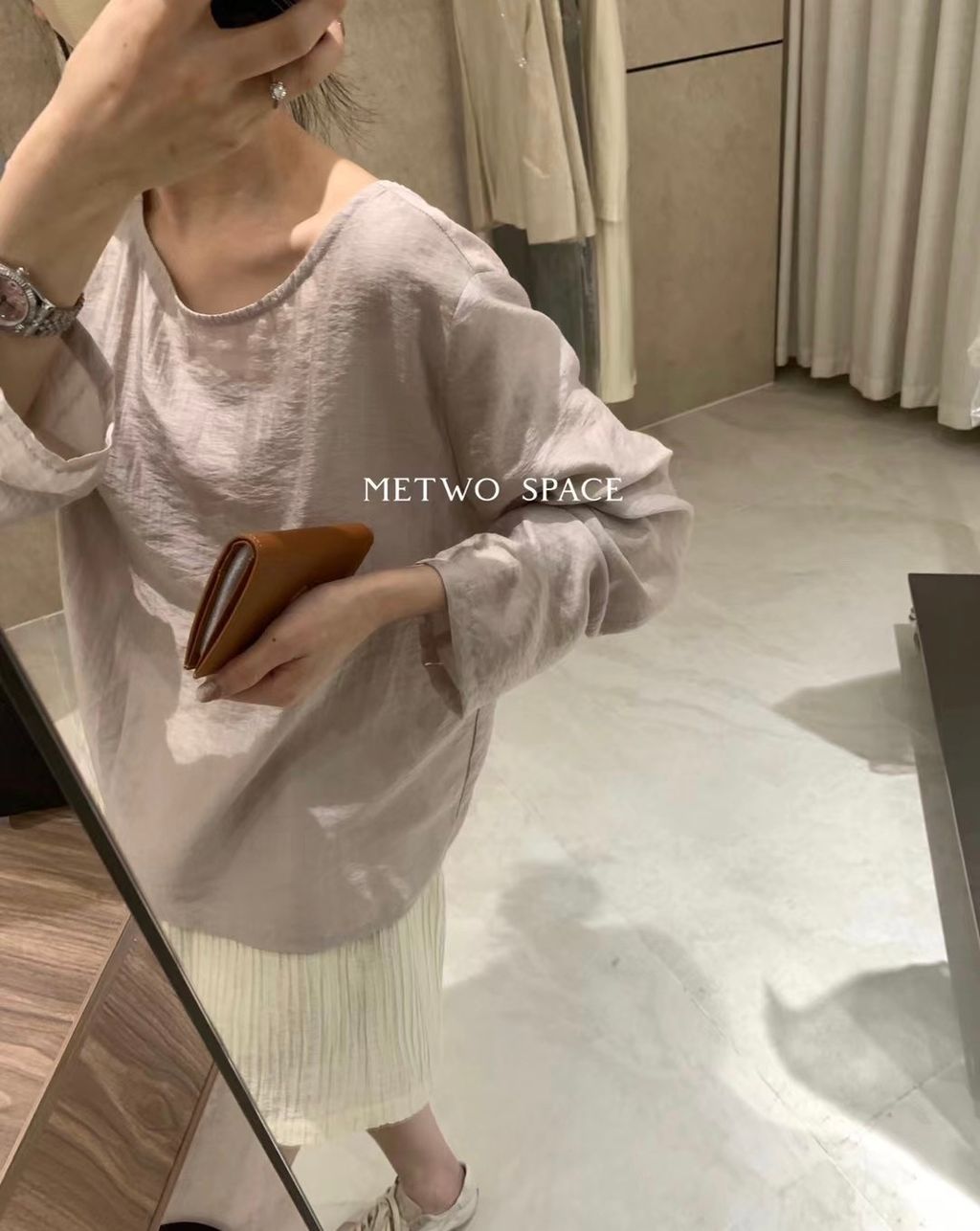 22AACB20-0045-4492-AEA7-699A88DF0DE0