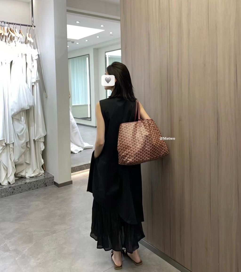 1E35A727-1AFF-43A9-B3B0-E6BBDB08D118