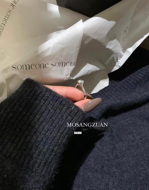 8C5EDF27-4739-420F-8520-CB52BD75F8D1