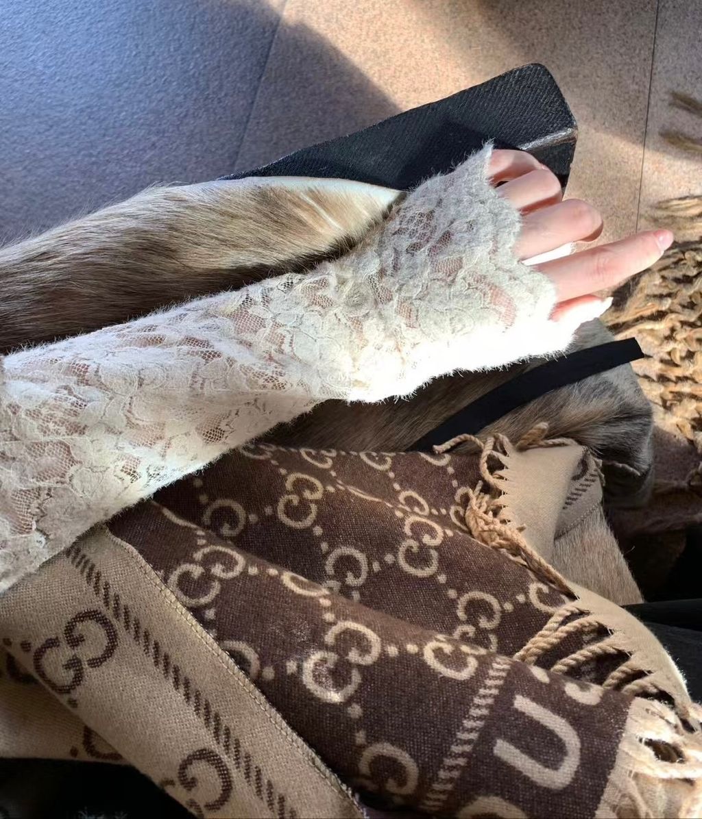 CF577EC0-720D-4731-A8B9-C9BF32509E3A