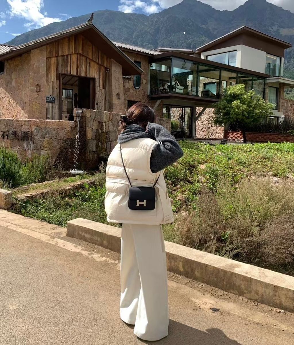 ABB71083-A817-4683-80E2-62A526F25DB6