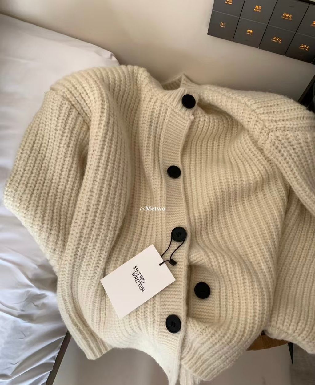 050124E8-C571-4431-BD66-46E70AF93A3D