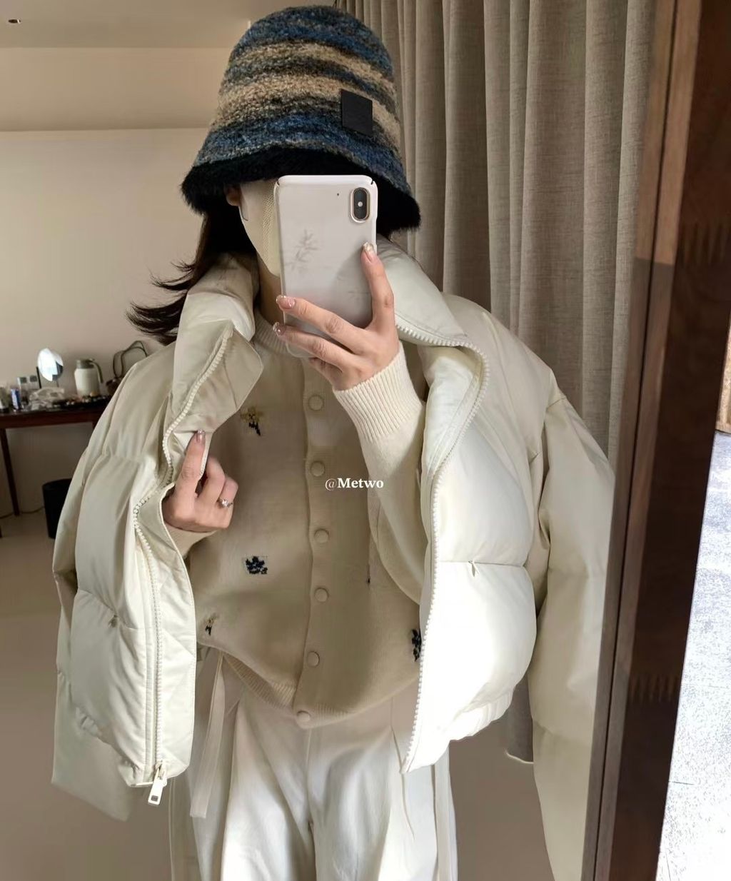 1F82990A-8855-4AE3-BBDD-3D5716AE38BA