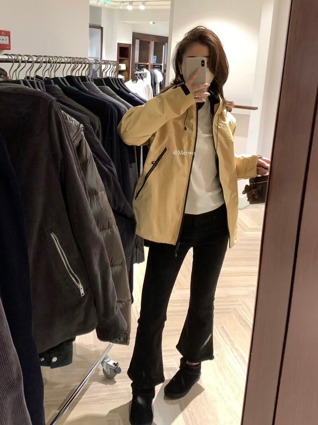 216455E3-8DB3-4C72-9A56-99095795A232