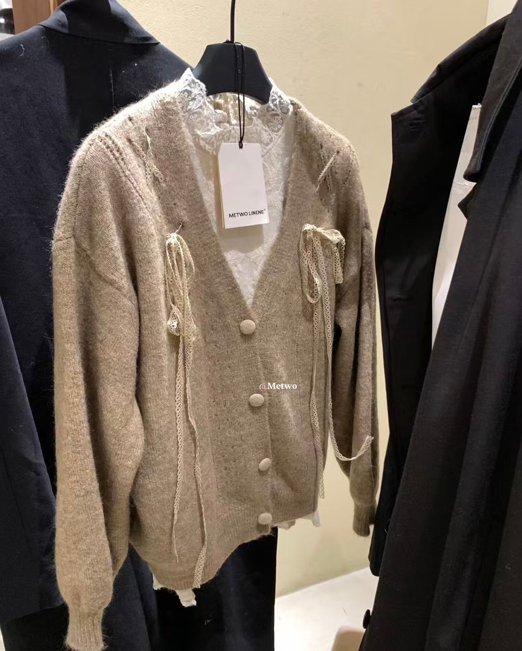 BAAC5974-6A3D-49E1-B93A-E6EDEE74B0E6