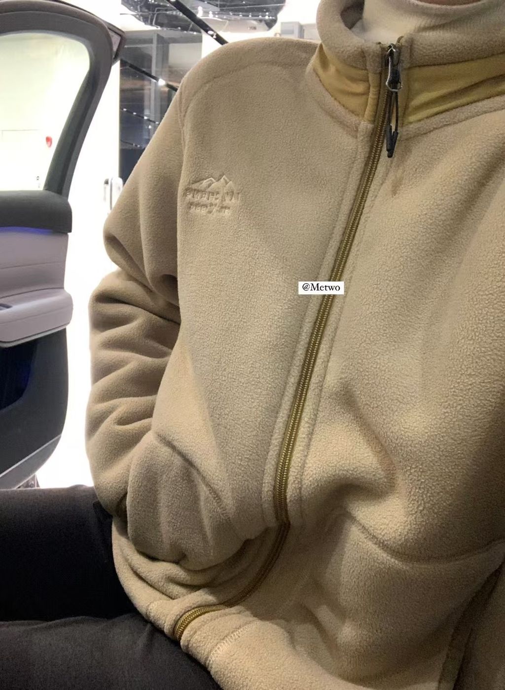 84F9986F-F588-467A-8EF7-8A9A7EC7444B