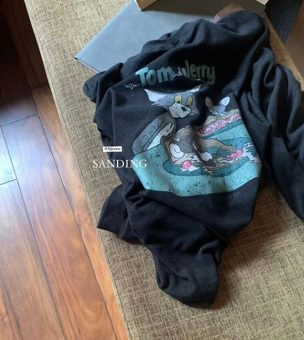 BD2423F9-E71E-4A9A-AE8F-FDE3057A9B9F