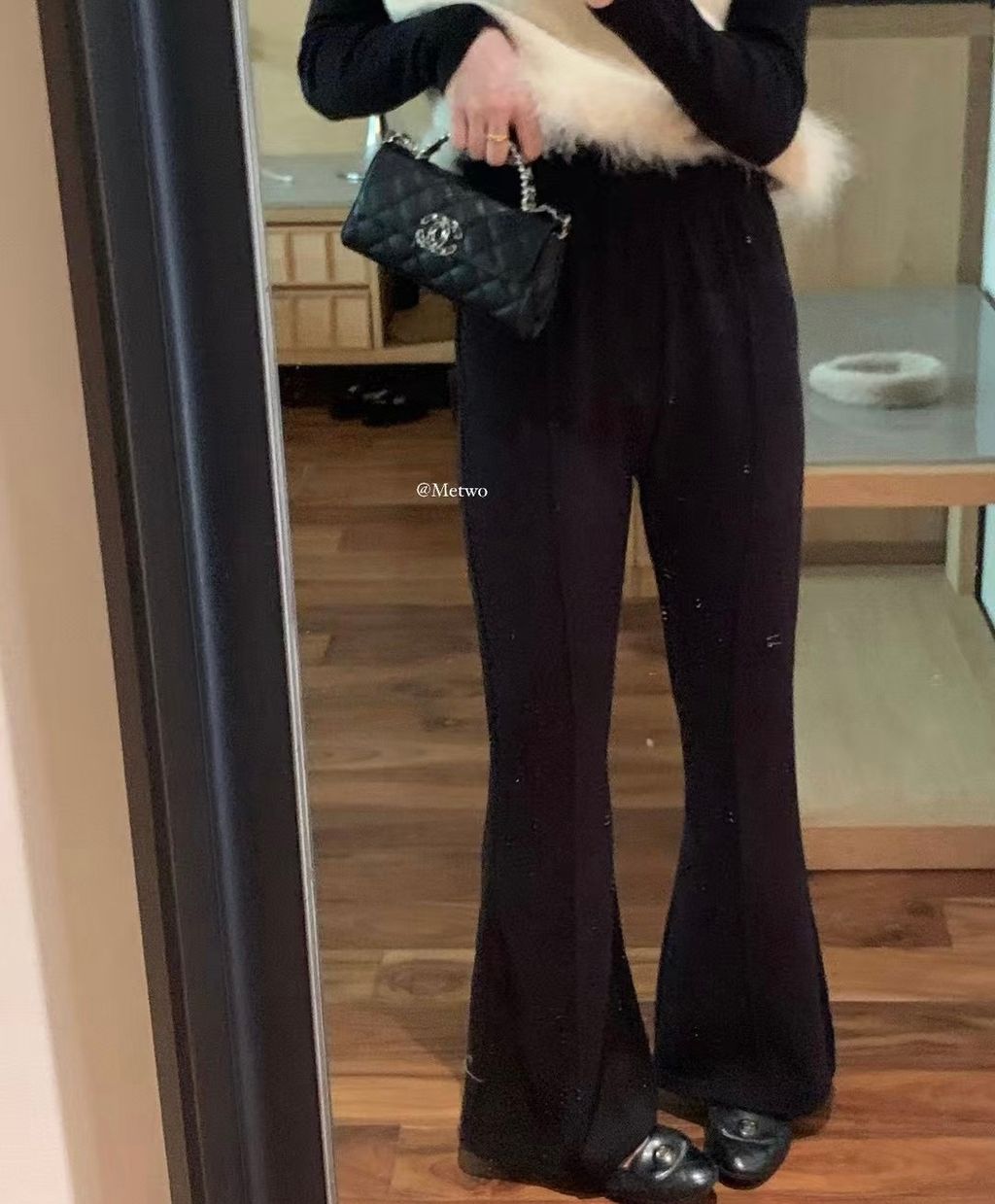 E2AC70E4-19AF-42FD-ACC5-05F61A2F34AE