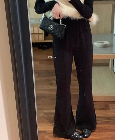 E2AC70E4-19AF-42FD-ACC5-05F61A2F34AE