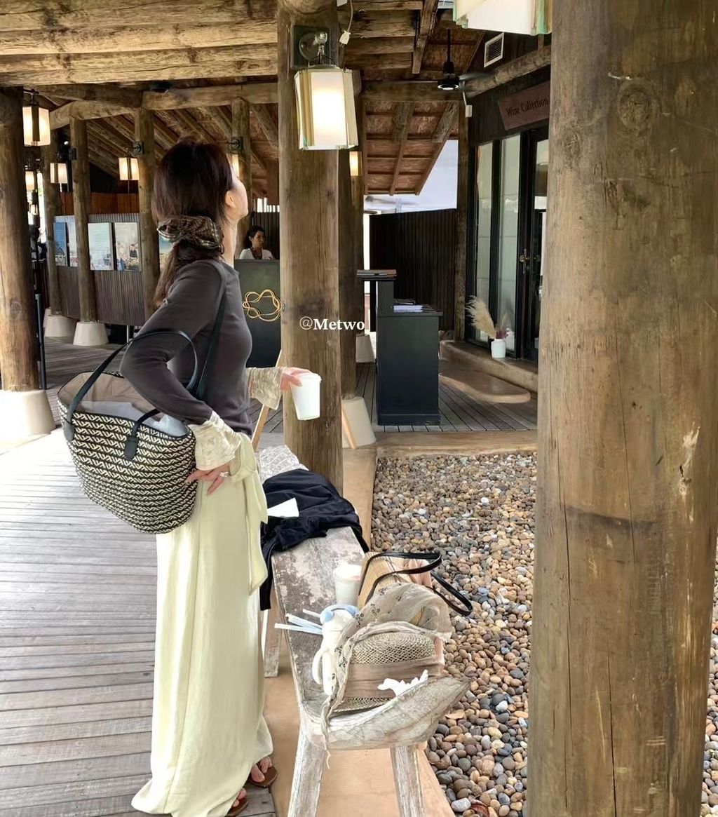 C3DB2B07-3034-43DA-9A03-07ED11B56A49